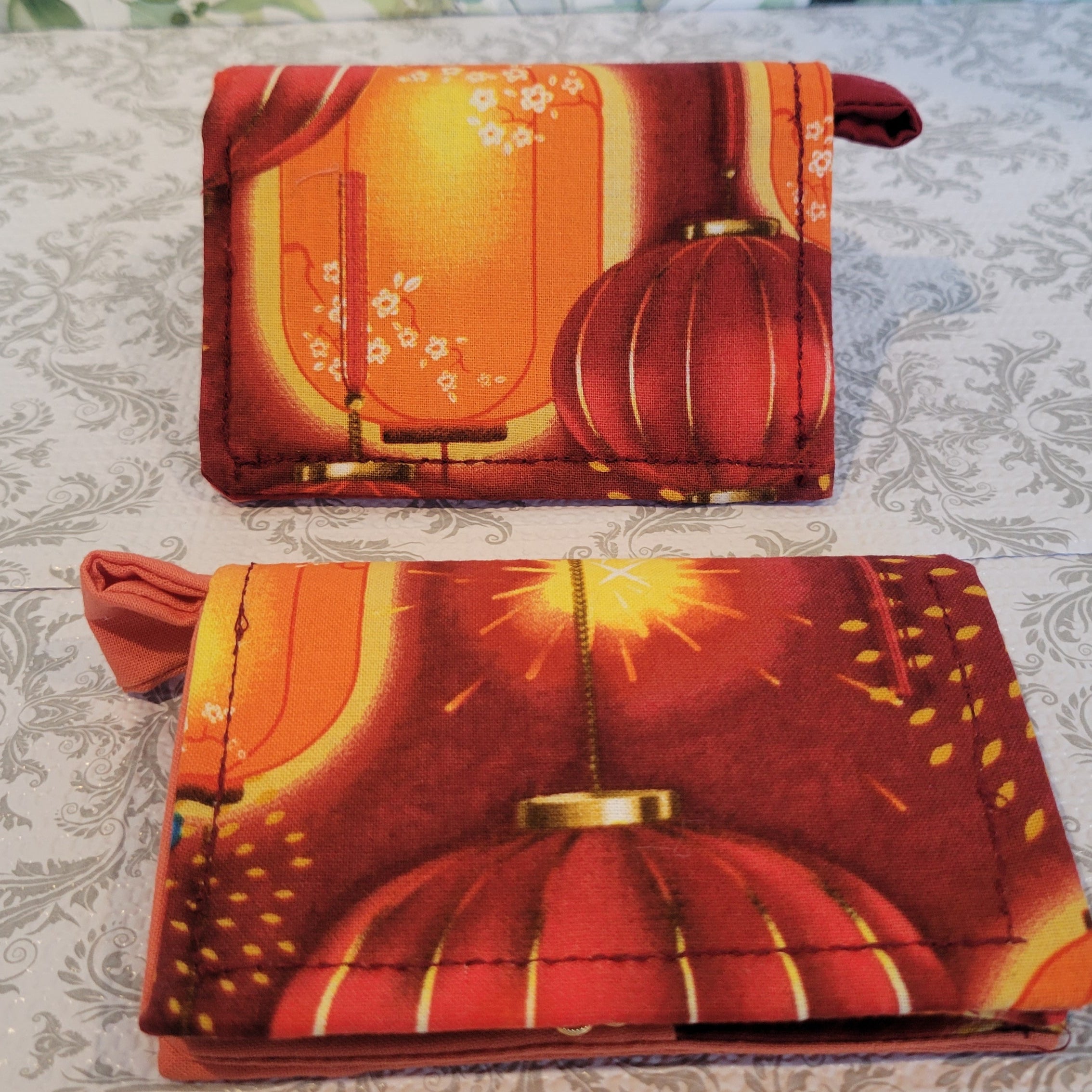 Lantern Festival in Red and Orange in the Javier Wallet Style