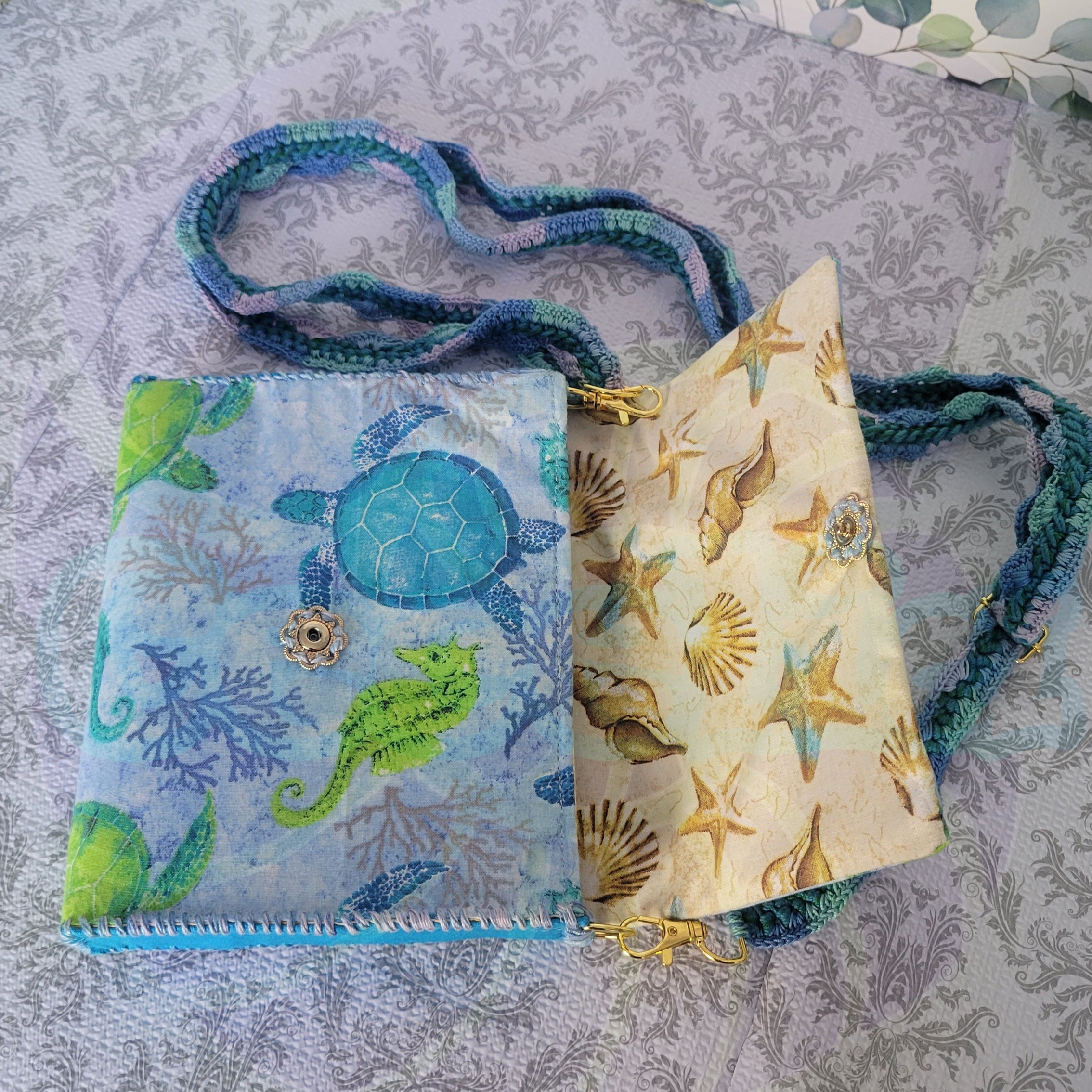 Sea Turtle Flores Purse