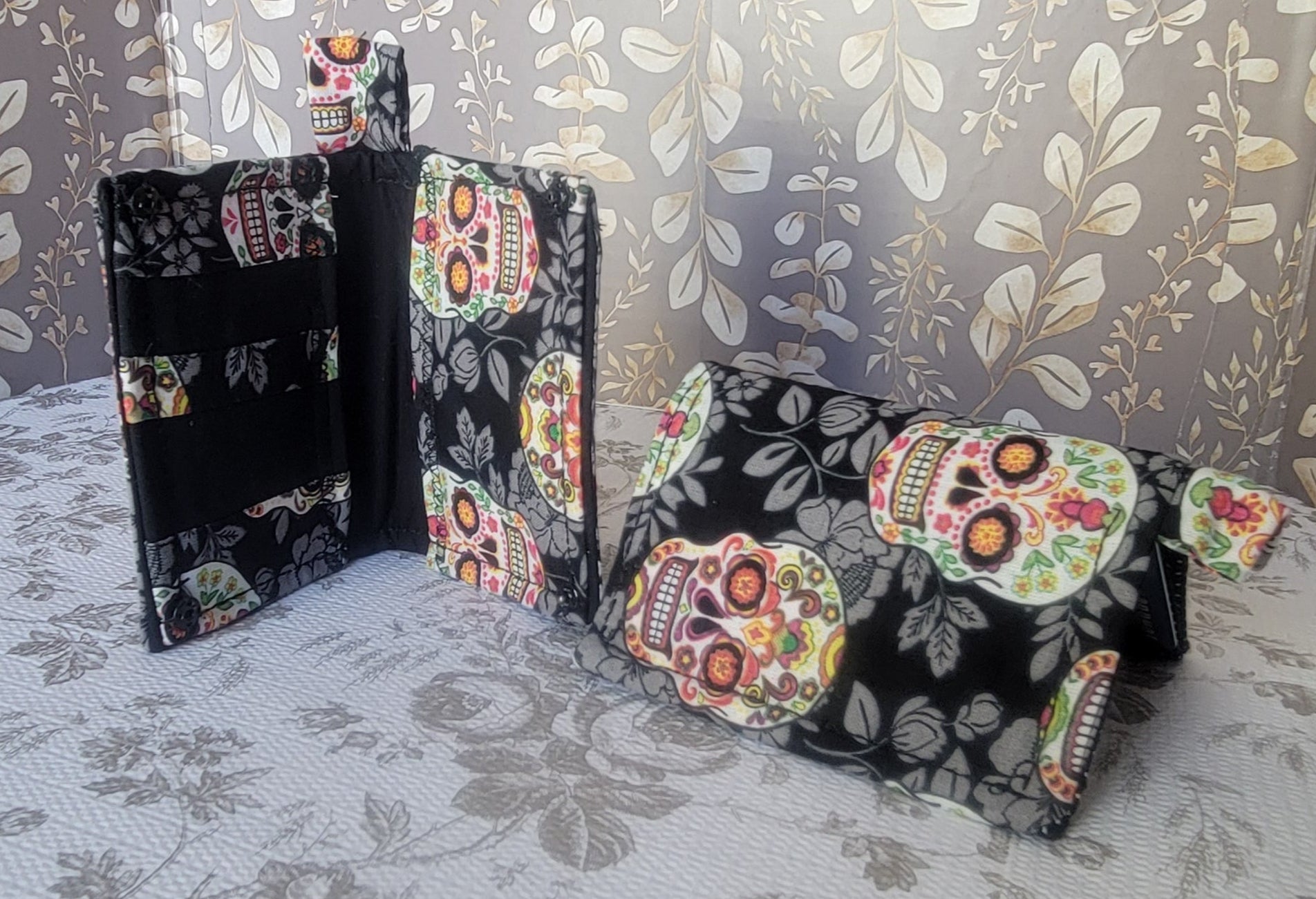 Mexican Candy Skulls in the Javier Style Wallet.