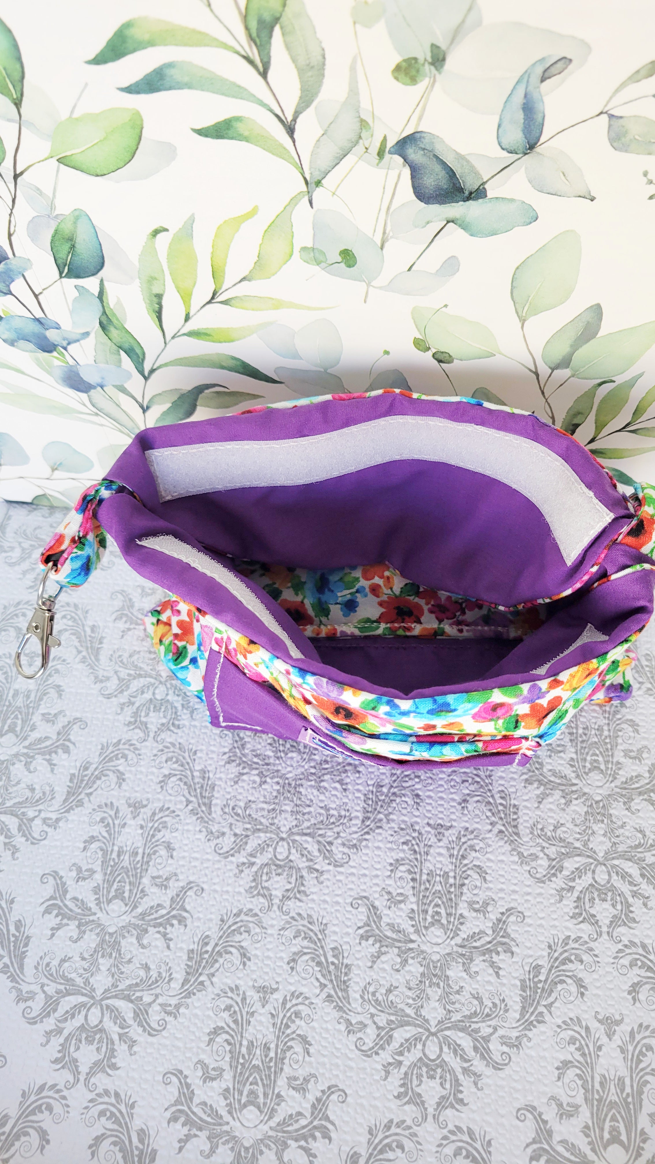 Watercolor Wild flowers in the Conchita purse with Purple Pockets
